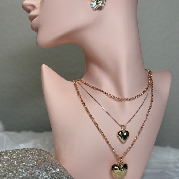 Gold Heart Pendant Necklace Set - Picture 5 of 7